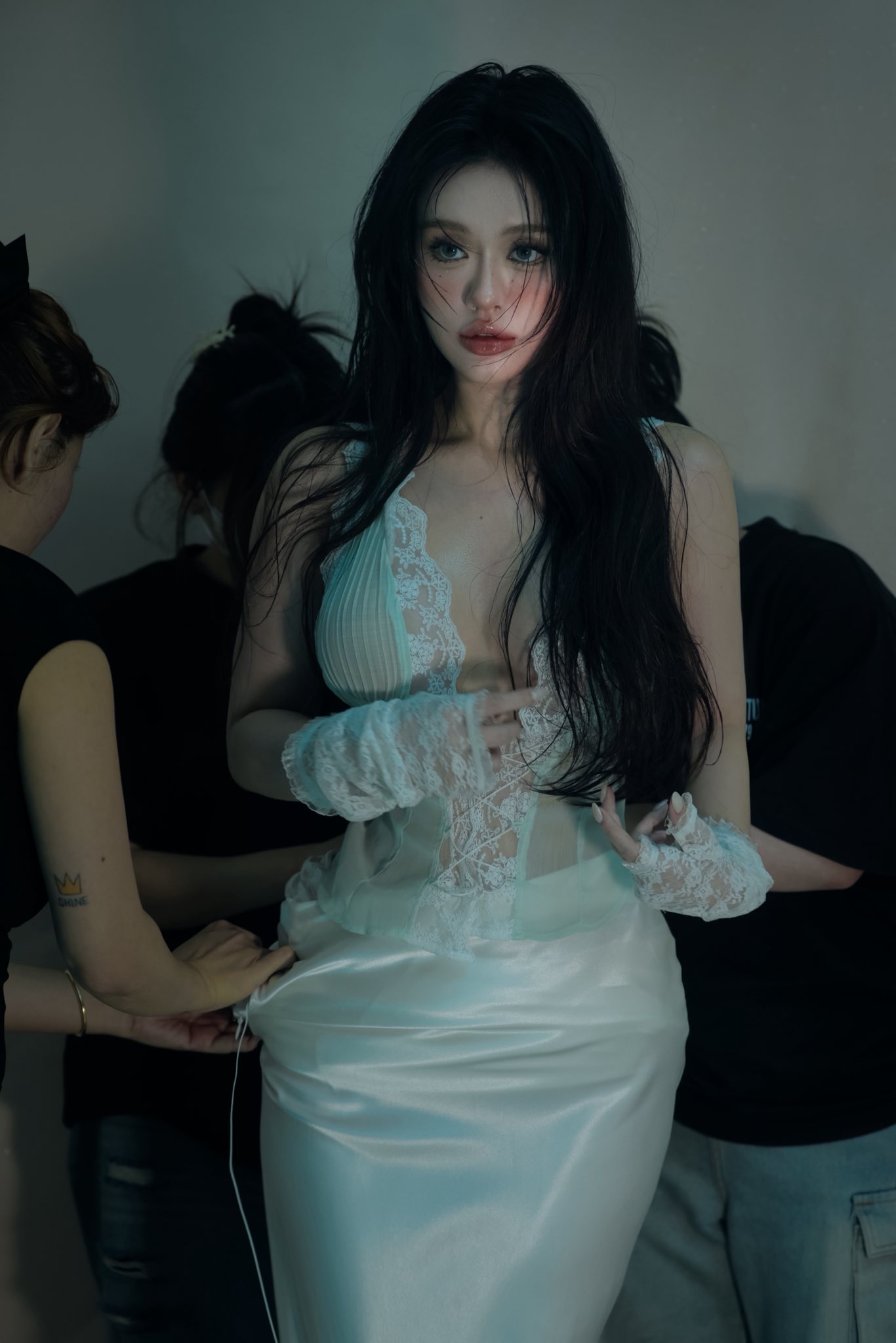 Chụp studio đầy ấn tượng, hot girl
