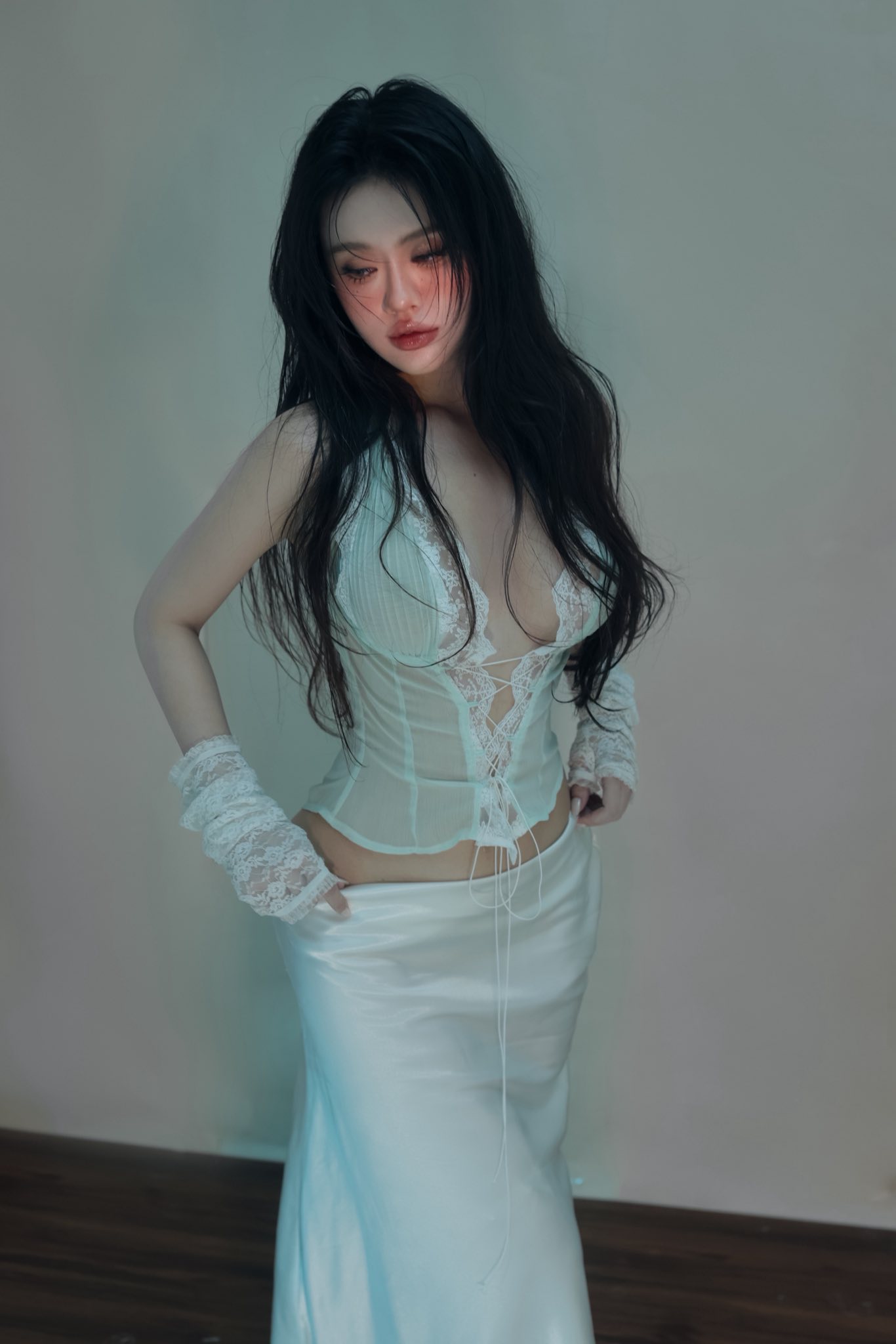 Chụp studio đầy ấn tượng, hot girl