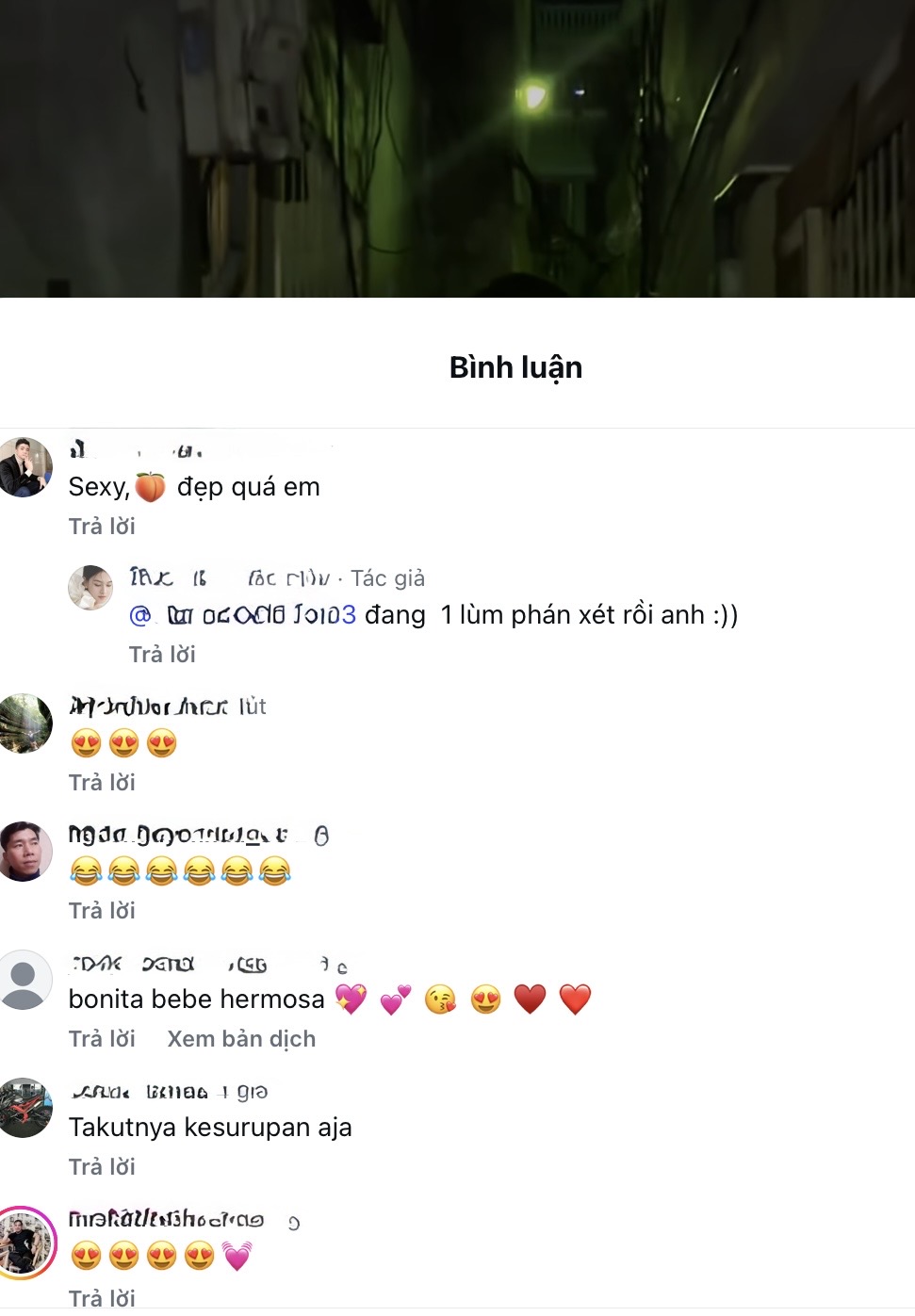 Diện đồ sexy khoe trọn tấm lưng ngọc ngà dạo phố, cô gái thành tâm điểm tranh cãi