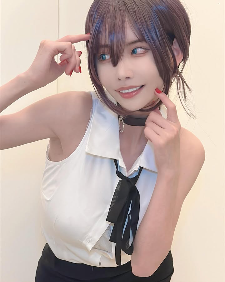 Eimi Fukada bất ngờ trổ tài cosplay, fan ngỡ ngàng tranh nhau