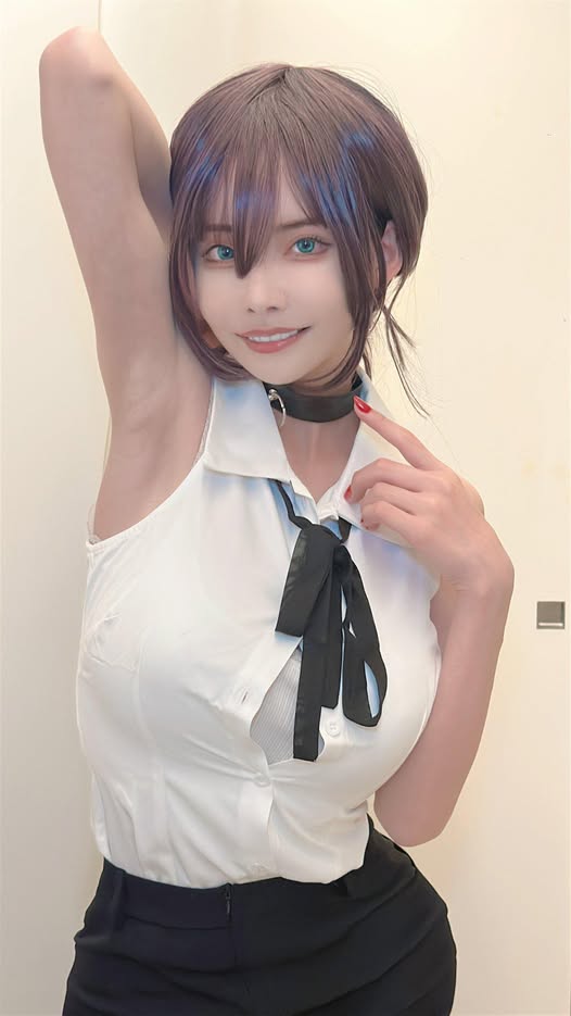 Eimi Fukada bất ngờ trổ tài cosplay, fan ngỡ ngàng tranh nhau