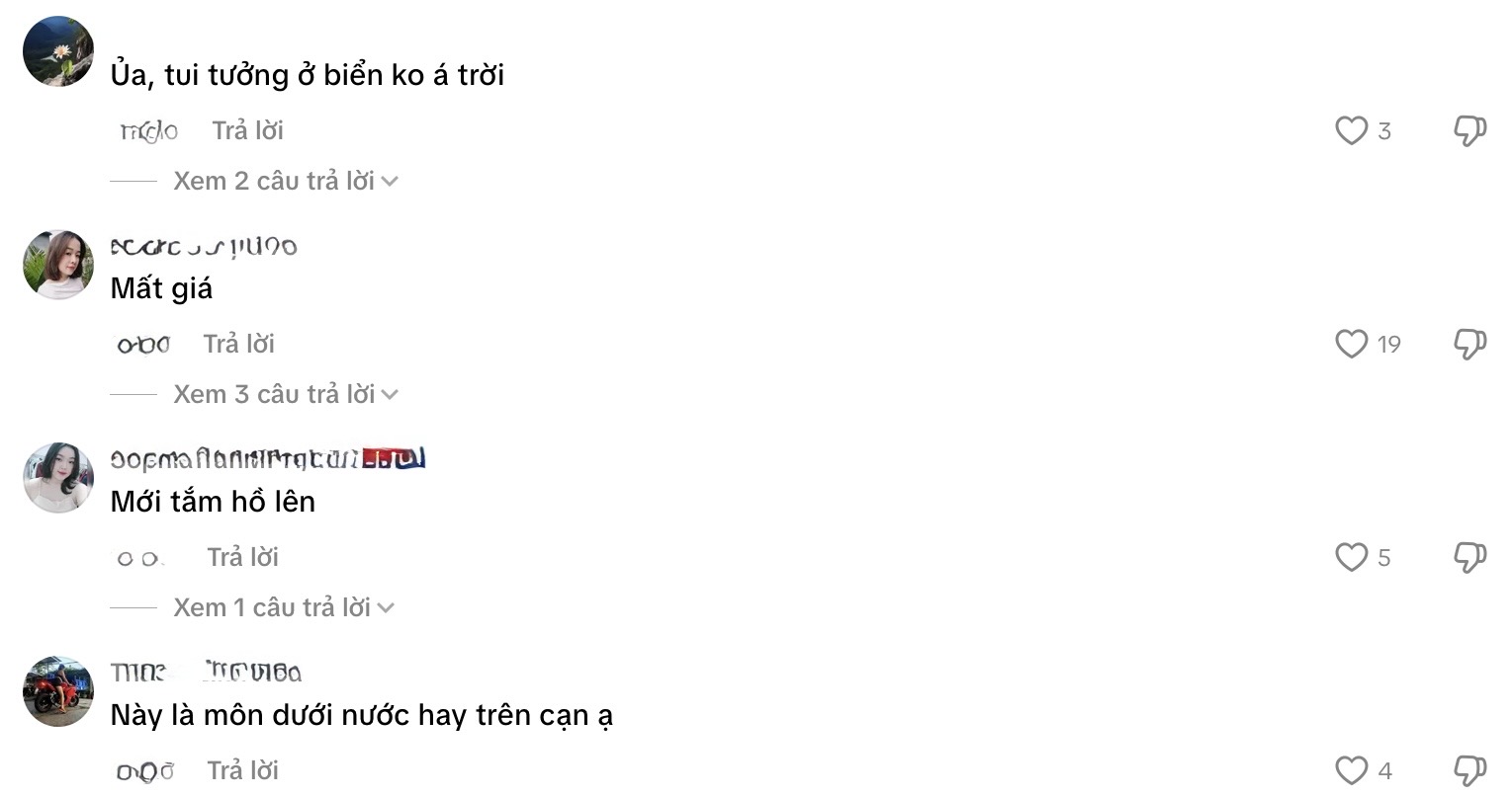 Diện đồ bơi hai mảnh