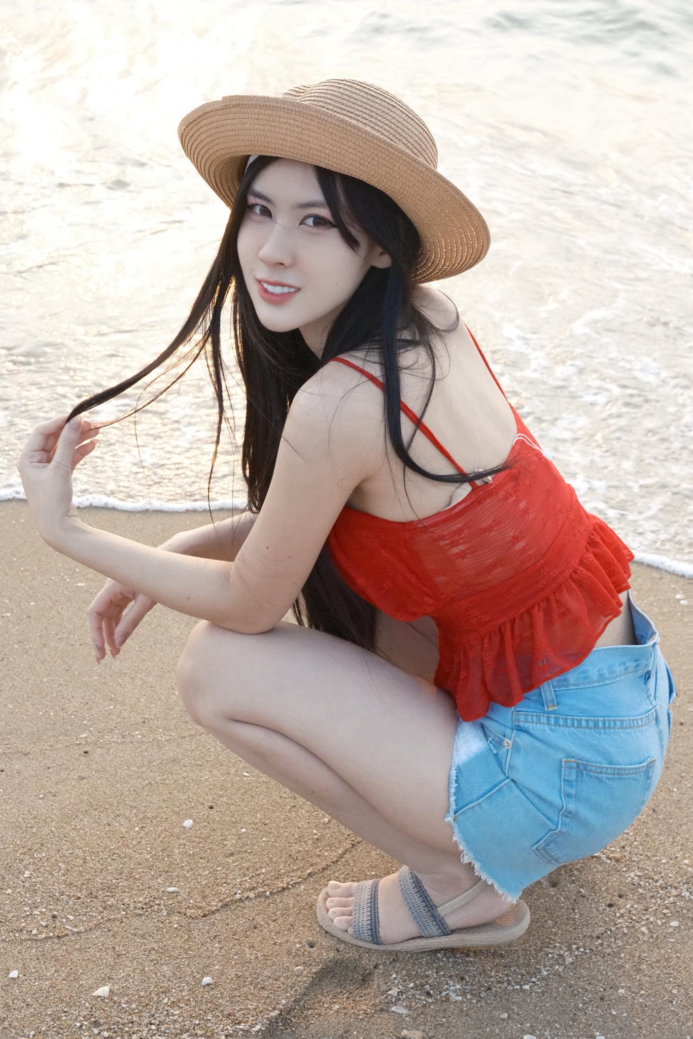 Tập nói tiếng Việt cực dễ thương, hot girl Thái Lan khiến người xem