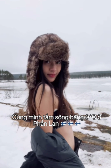 Tắm ở sông băng 0°C, cô gái Việt khiến người xem  