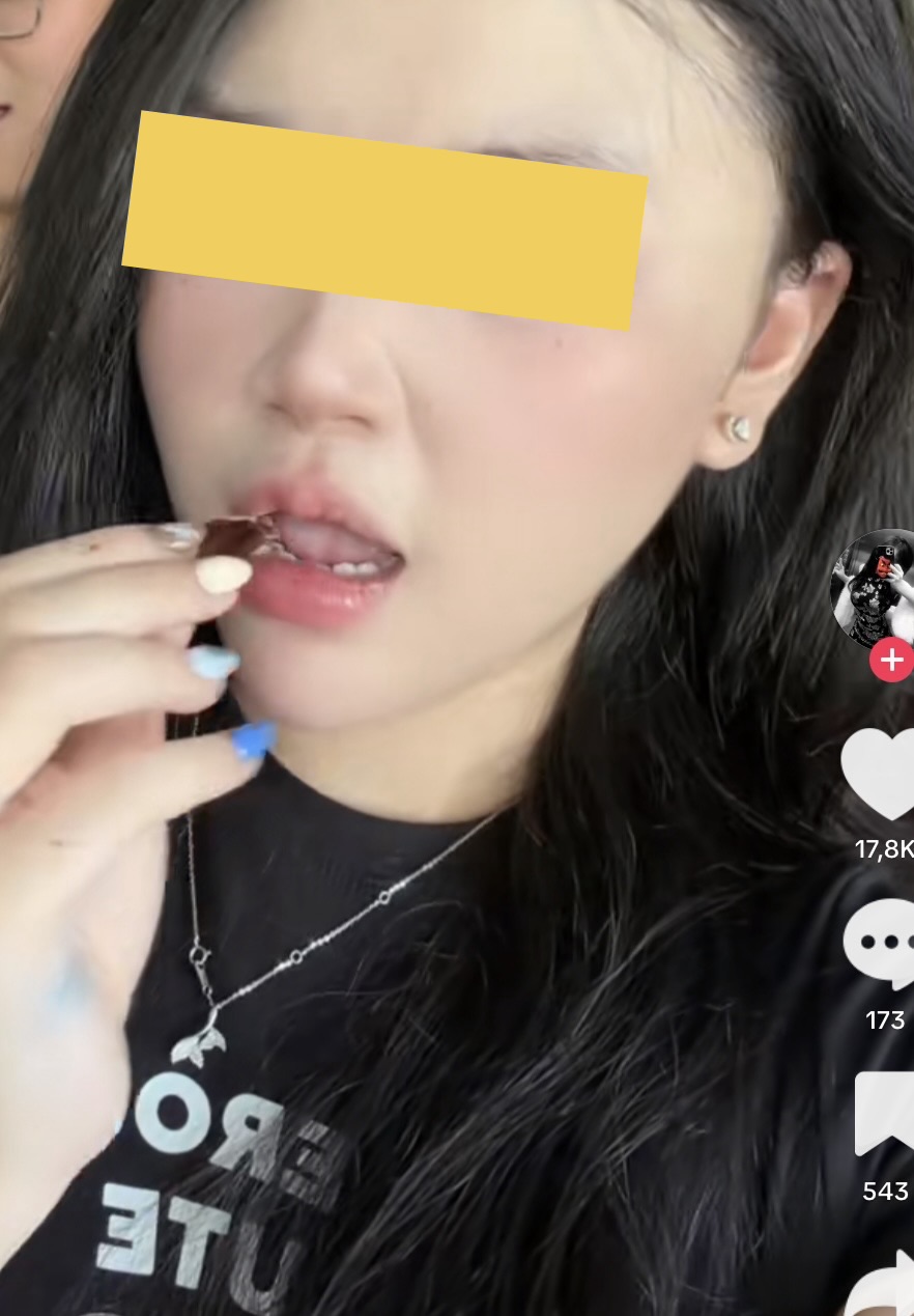 Rùng mình trò “câu view” quái đản của TikToker, ăn gián để lên xu hướng