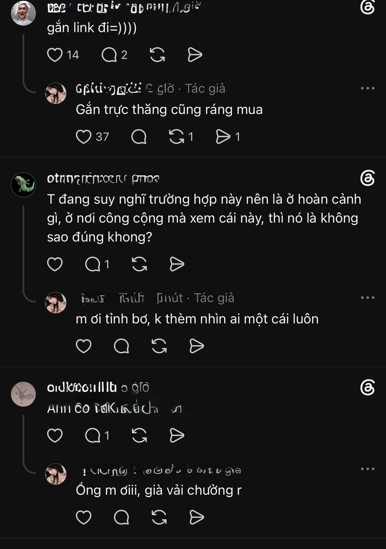 Choáng! Đi phương tiện công cộng, người đàn ông lớn tuổi thản nhiên mở clip