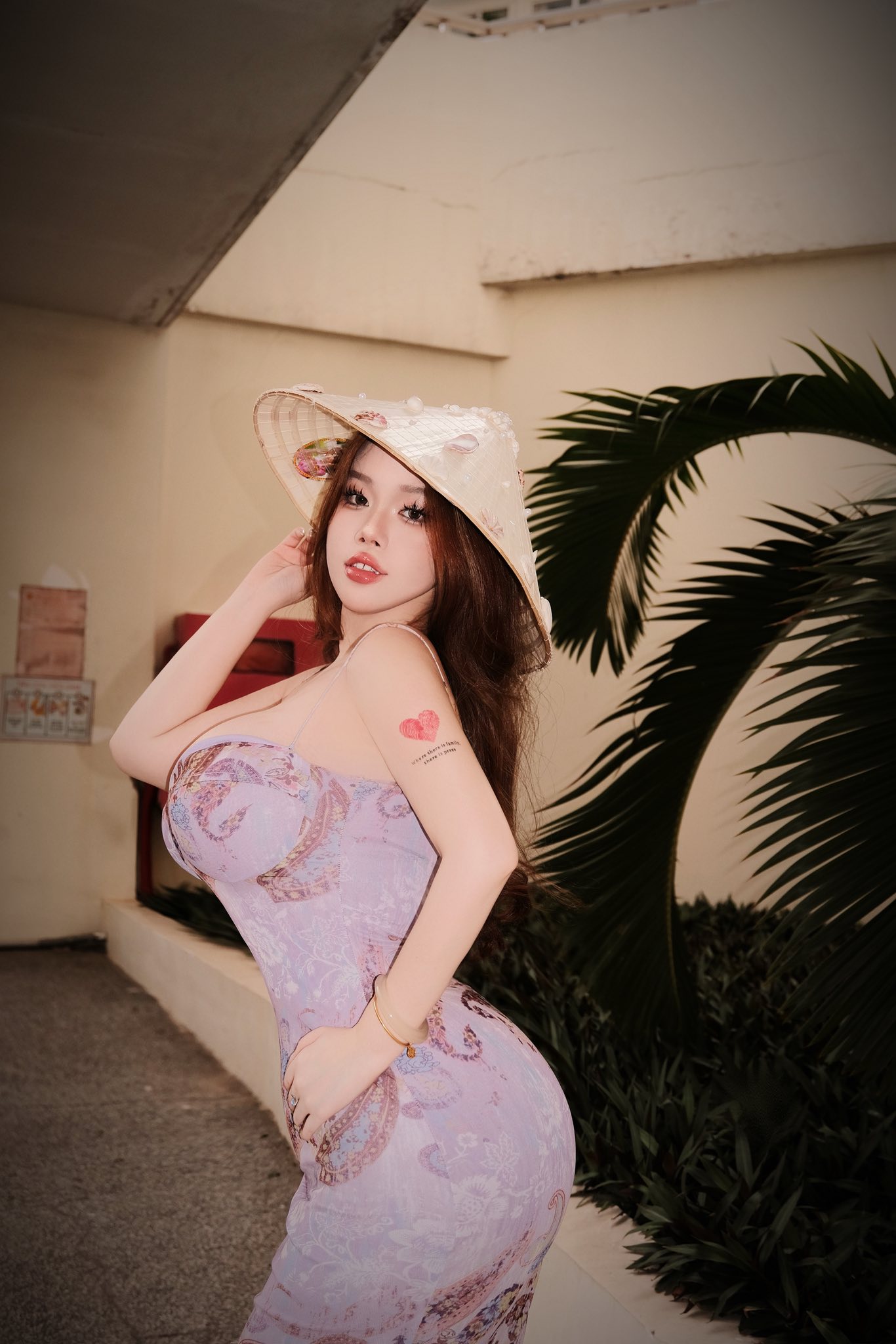 Nâng tầm nhan sắc, hot girl