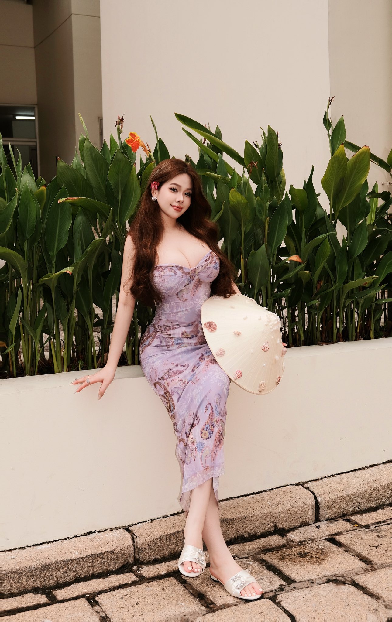Nâng tầm nhan sắc, hot girl