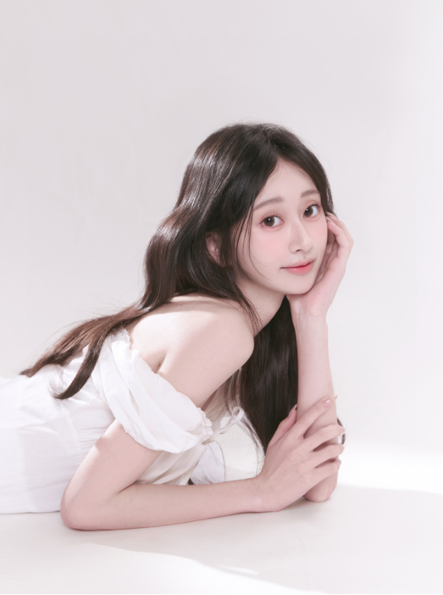 Dạo phố cầu duyên, hot girl xinh đẹp khiến dân mạng trầm trồ trước nhan sắc, đua nhau xin ứng tuyển 
