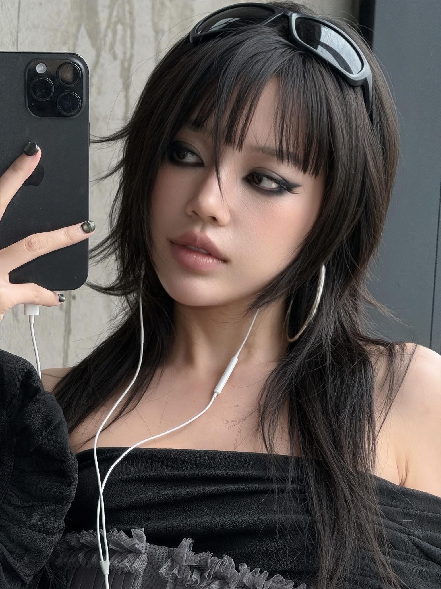 Ngỡ ngàng “bộ nhận diện” hiện tại của Linh Ngọc Đàm