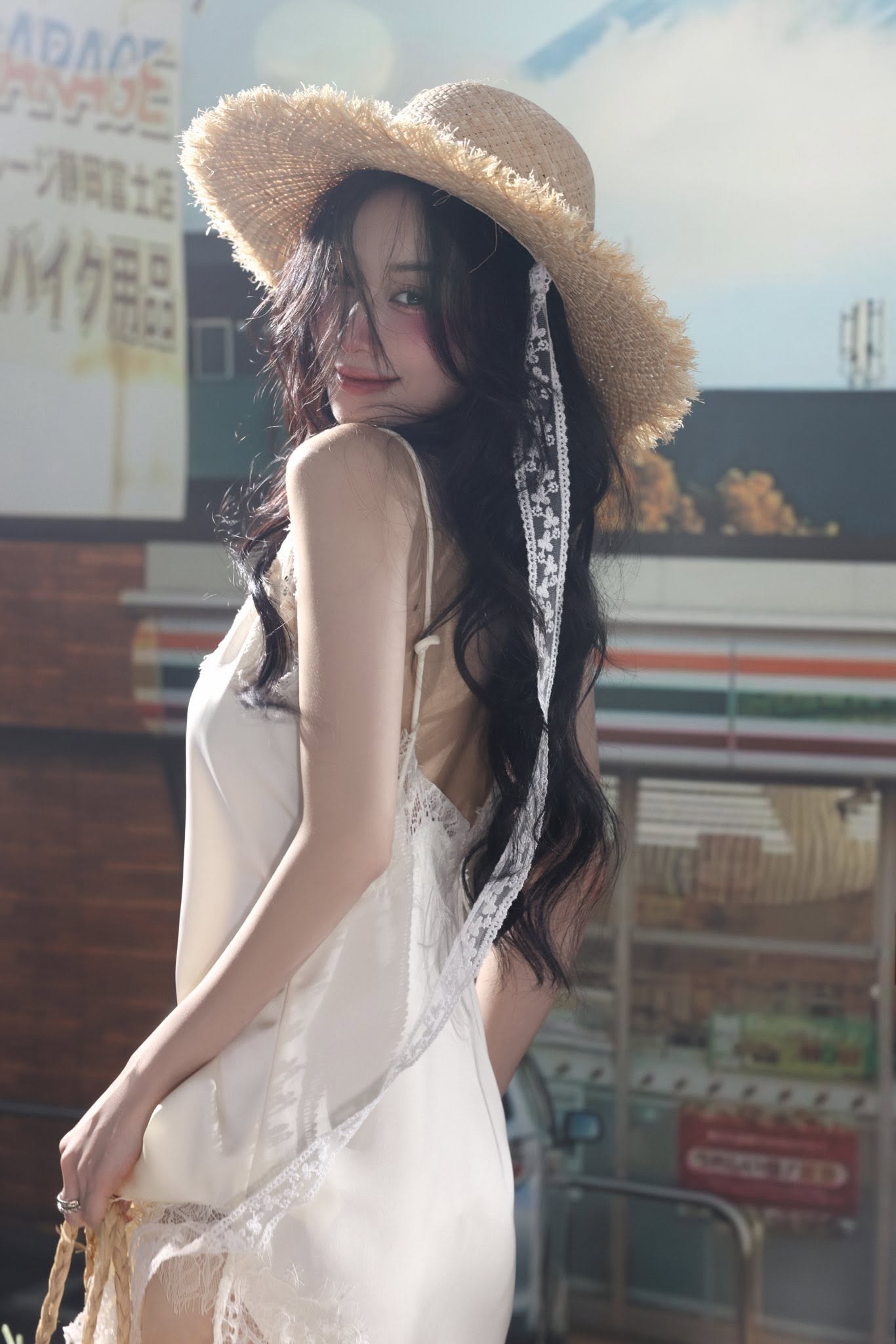 Jun Vũ ngày càng mướt mắt, đối lập gương mặt thơ ngây