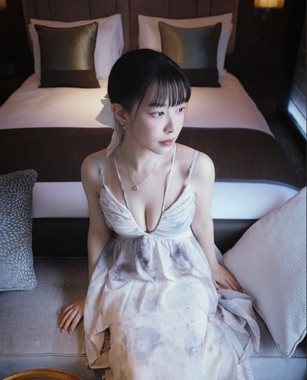 Được mời làm việc tại club