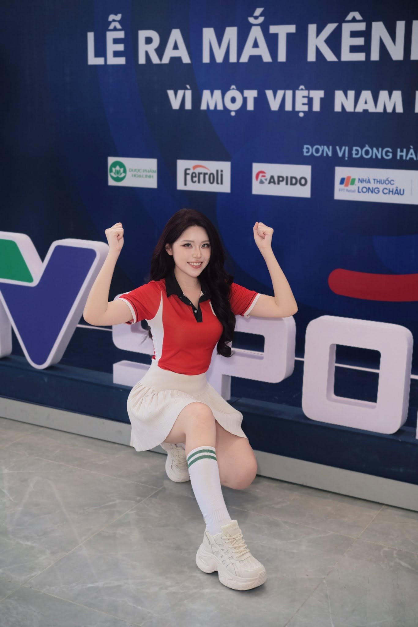 Ngắm nhan sắc ấn tượng của hot girl 