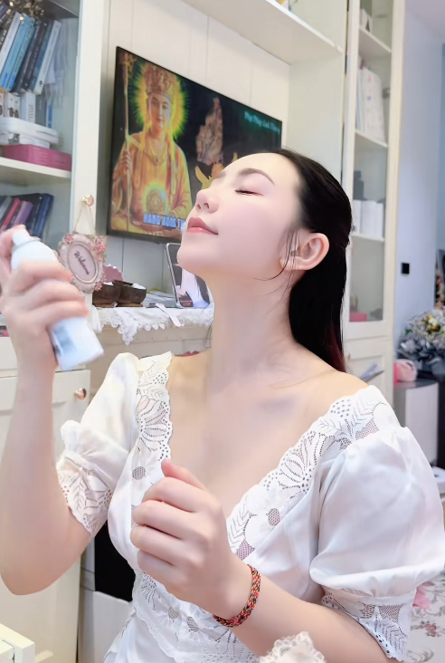 U40, Quỳnh Kool vẫn khiến CĐM ngưỡng mộ, quay vlog daily life đầy điệu đà, sang chảnh như công chúa