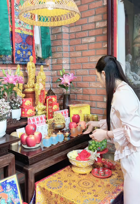 U40, Quỳnh Kool vẫn khiến CĐM ngưỡng mộ, quay vlog daily life đầy điệu đà, sang chảnh như công chúa