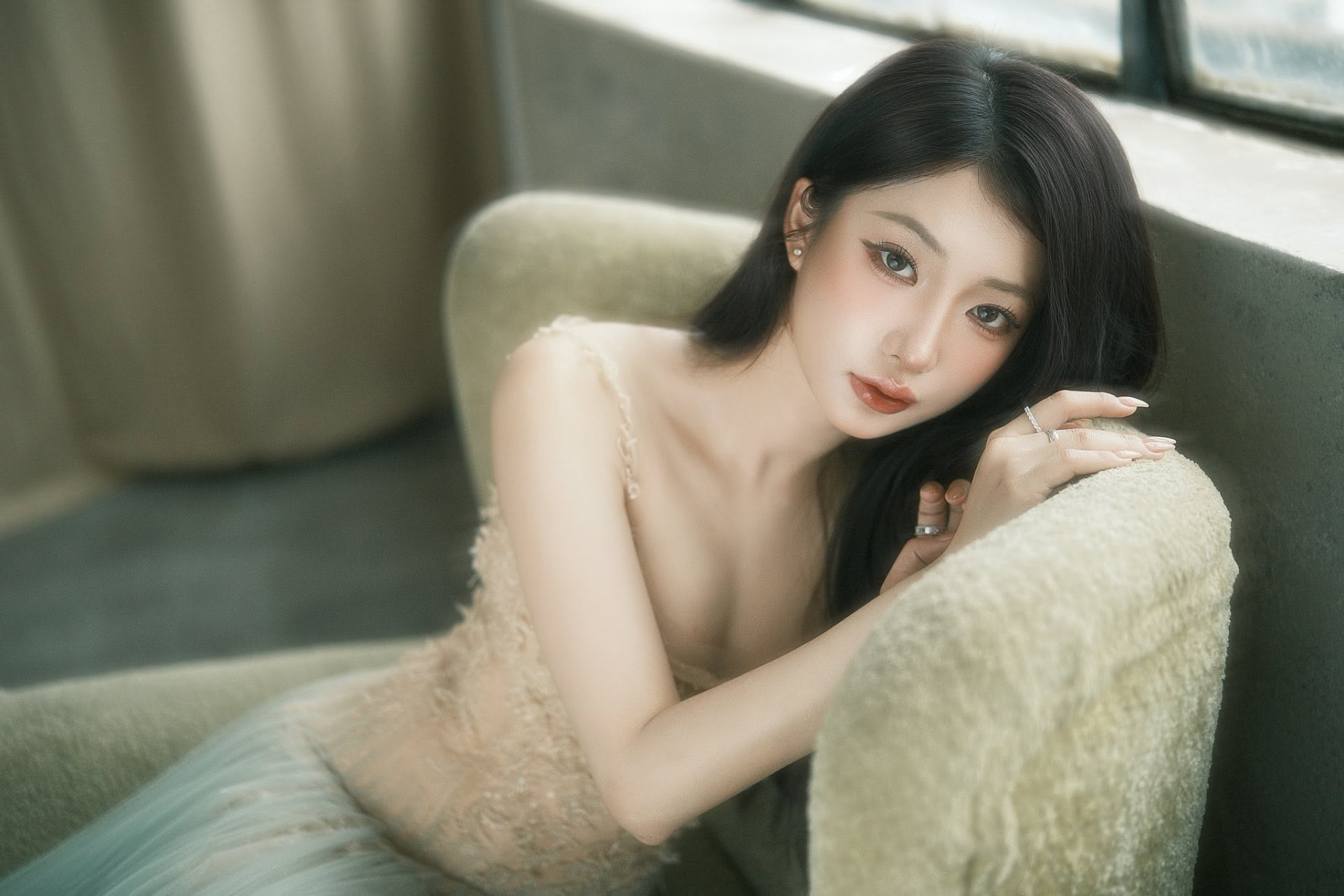 Cô chủ tiệm vàng
