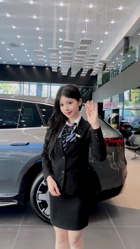 Viral mùa World Cup, hot girl Mercedes