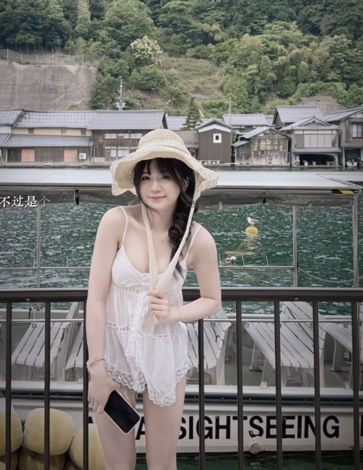 Lên mạng than ế, cô gái sở hữu visual