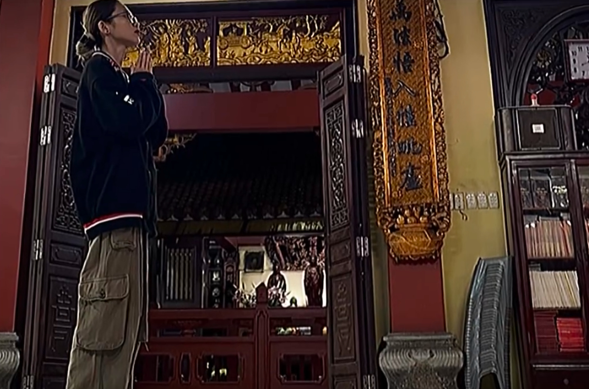 Cổ vũ T1 tới mức