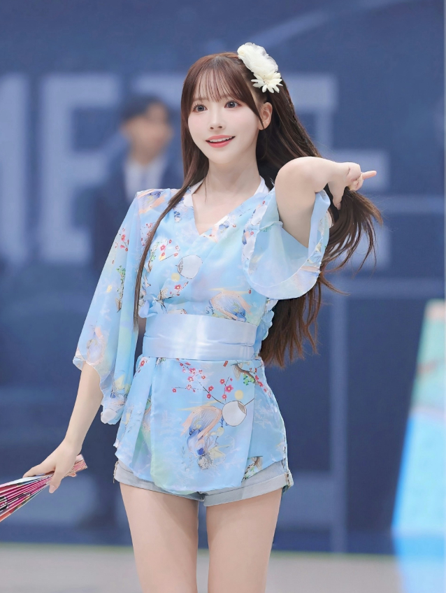 Vừa khoe bộ sưu tập túi hiệu đắt đỏ, Yua Mikami bất ngờ bị chỉ trích vì dùng sự gợi cảm để kiếm tiền