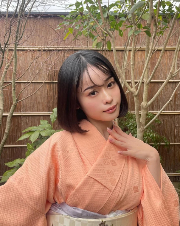 Thêm một hot girl nổi tiếng xinh đẹp tuyên bố giải nghệ