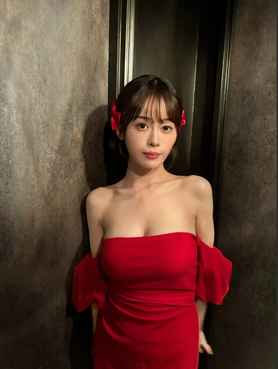 Thêm một hot girl nổi tiếng xinh đẹp tuyên bố giải nghệ