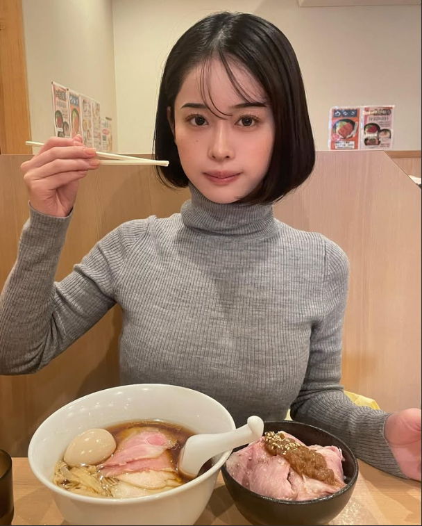 Thêm một hot girl nổi tiếng xinh đẹp tuyên bố giải nghệ