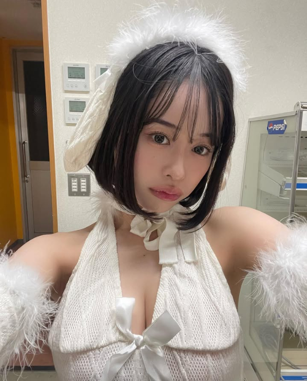 Thêm một hot girl nổi tiếng xinh đẹp tuyên bố giải nghệ
