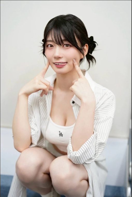 Hot girl gợi cảm nhất sau thời Yua Mikami tiếp tục chứng minh sức hút, được fan làm điều không tưởng vào sinh nhật