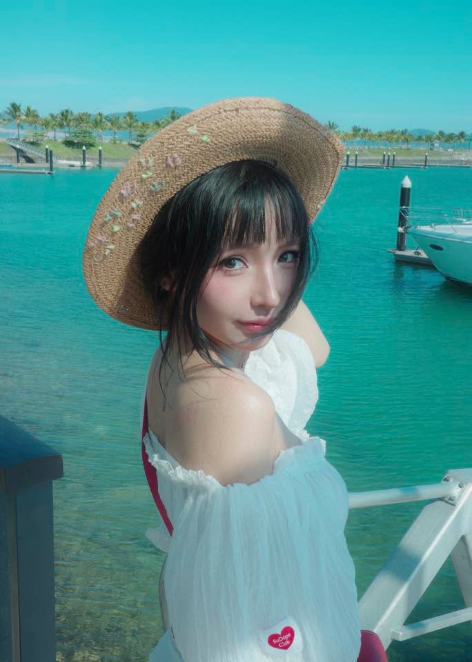 Rũ bỏ giao diện coser, UmekoJ hóa nàng thơ ngọt ngào trong bộ ảnh hè mới