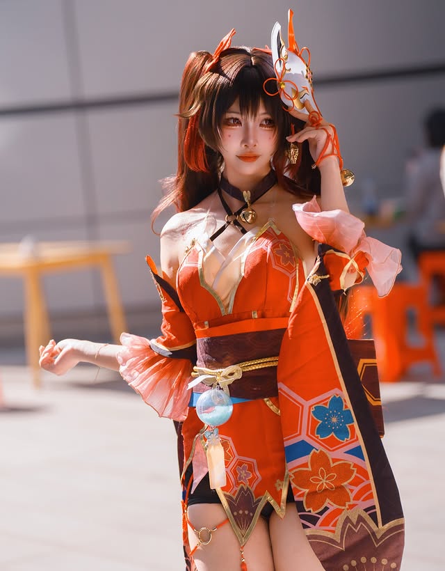 Fan Wuthering Waves trầm trồ bàn tán trước màn hóa thân của nữ coser này