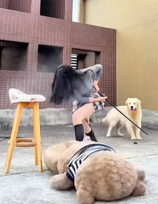 Biểu diễn võ thuật, hot girl hút hàng chục triệu view, khiến người xem ngỡ ngàng với kỹ năng thượng thừa