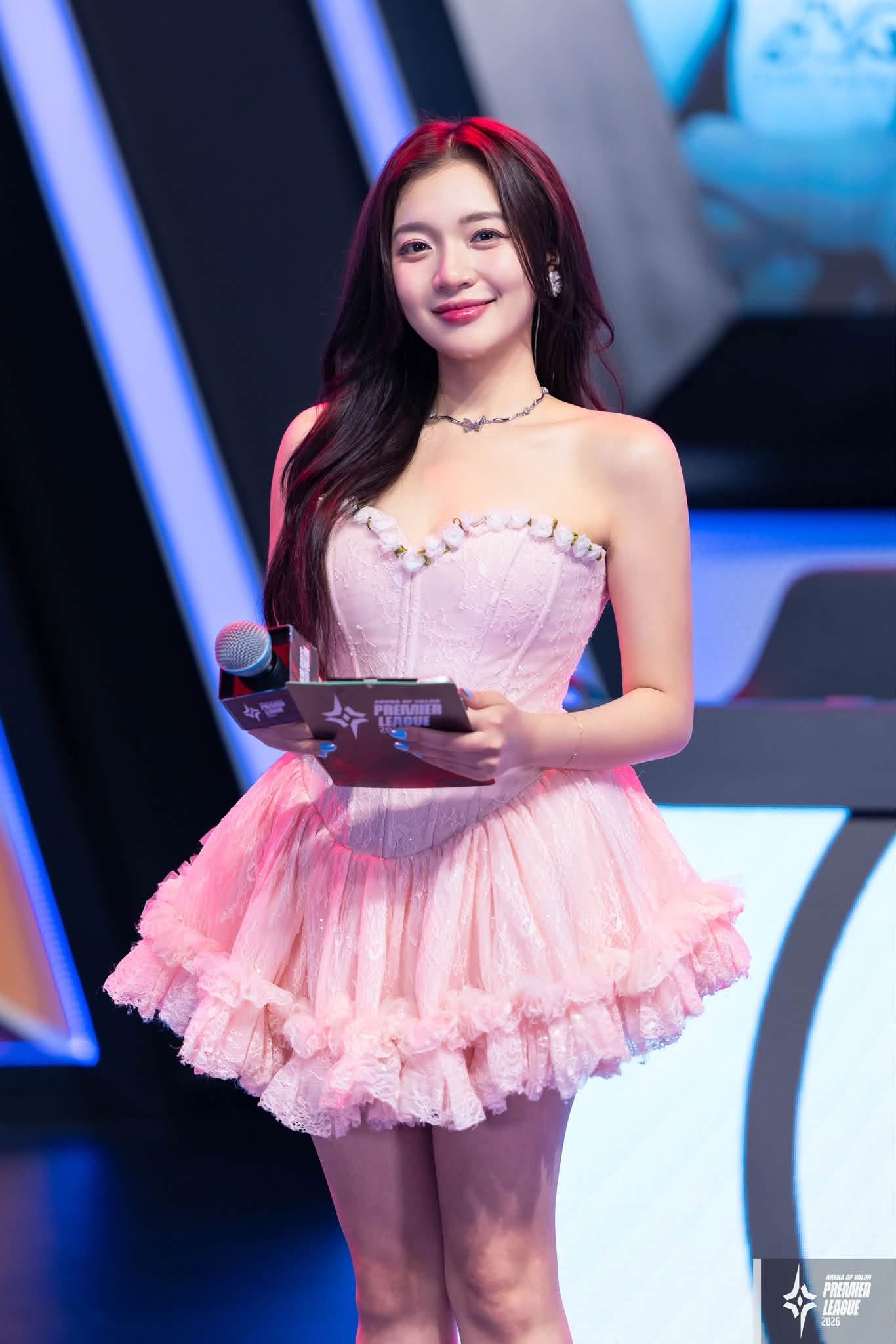 MC Phương Thảo bị fan Liên Quân phong