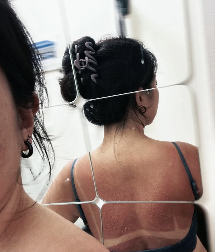 Phía sau những màn chạy đua khoe đường cong mãn nhãn của hội chị em