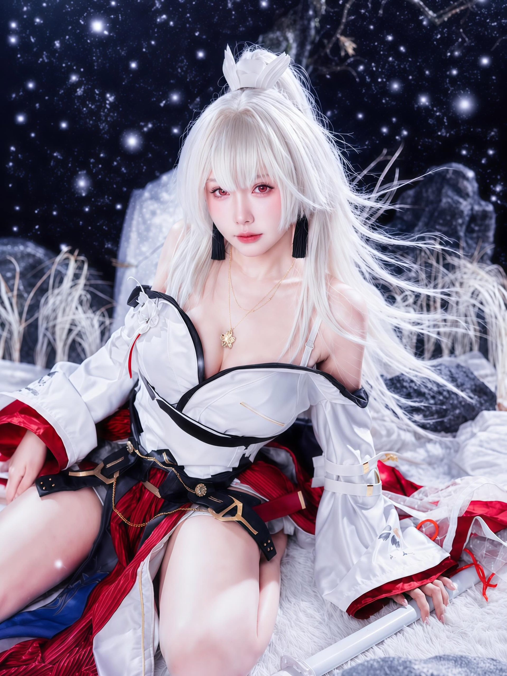 Hóa cô thư ký, nữ streamer đình đám Thái Lan khiến MXH 