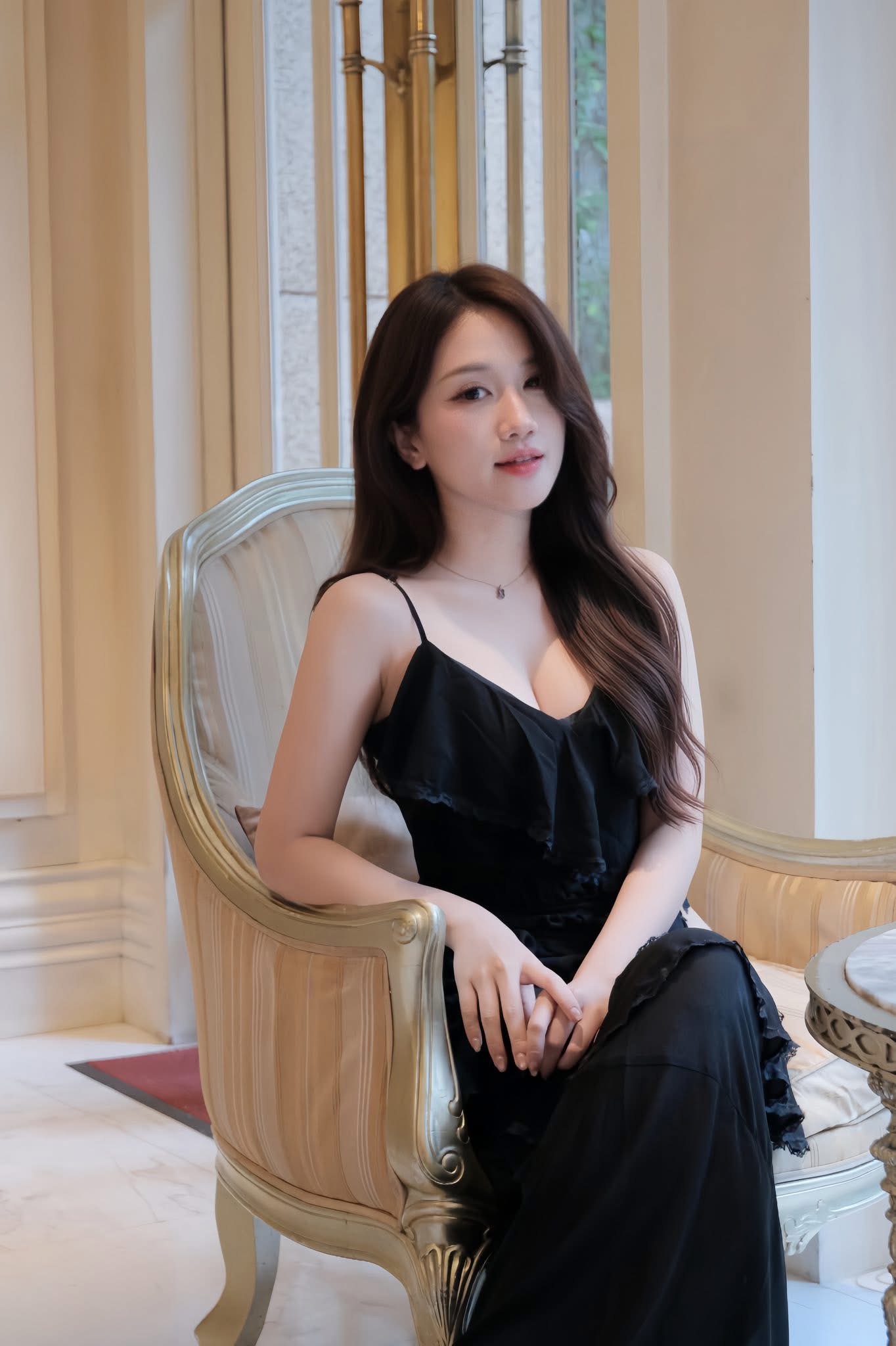 Linh Nắng bất ngờ nhận sai, đằng sau màn xin lỗi là nhan sắc đốn tim CĐM