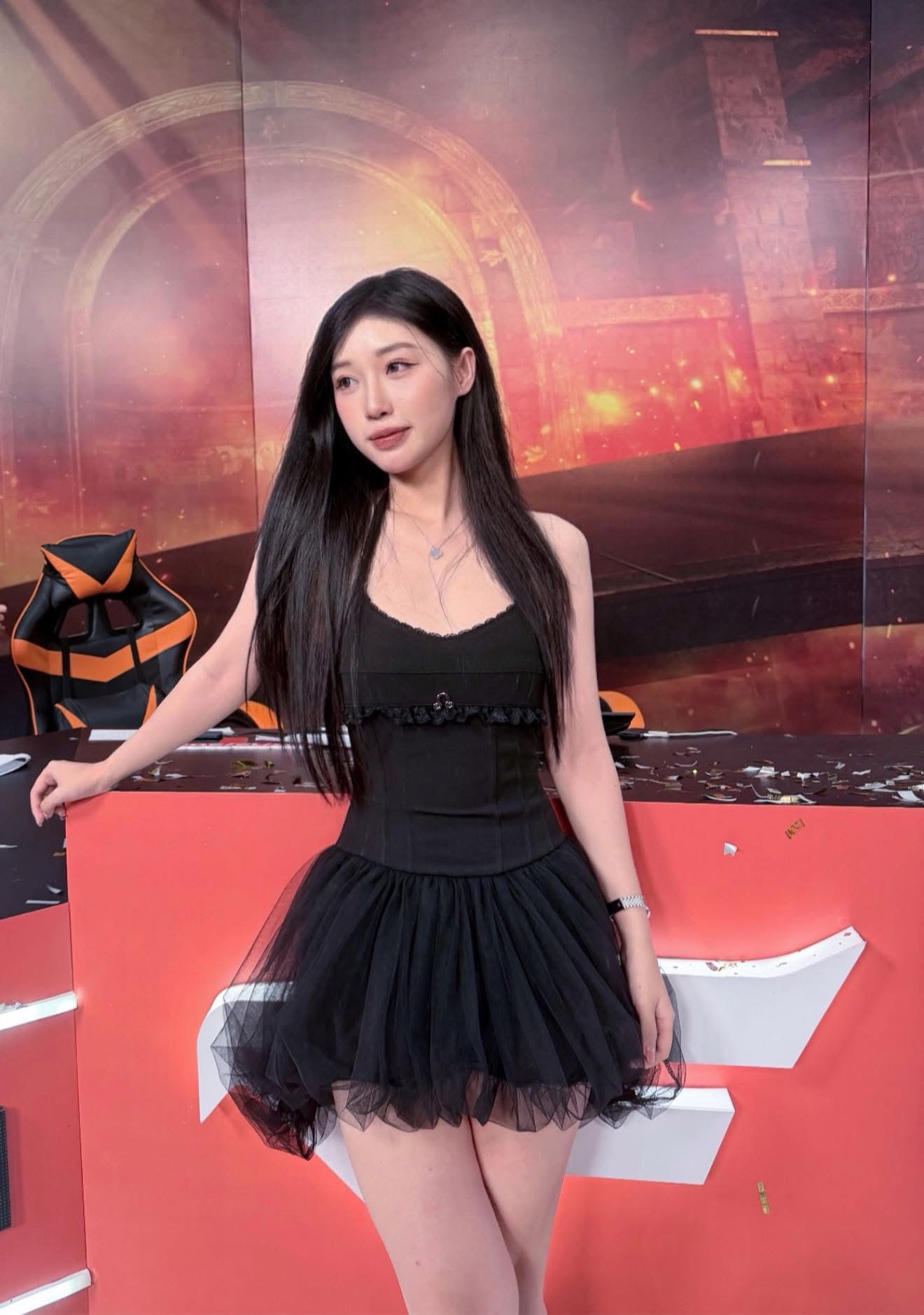 Streamer Chubby thẳng tay xử lý những bình luận kém duyên