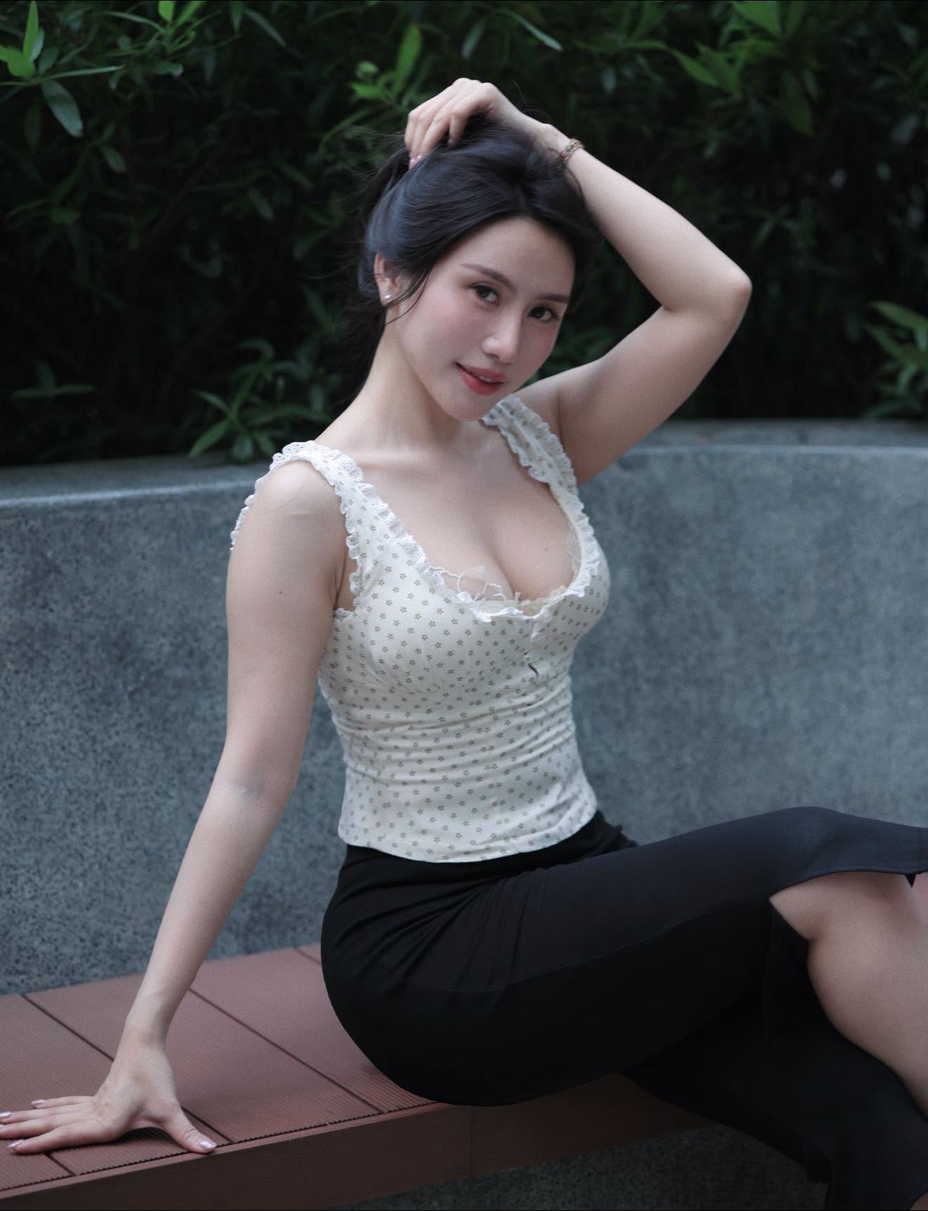 Không diện đồ tập nữa,