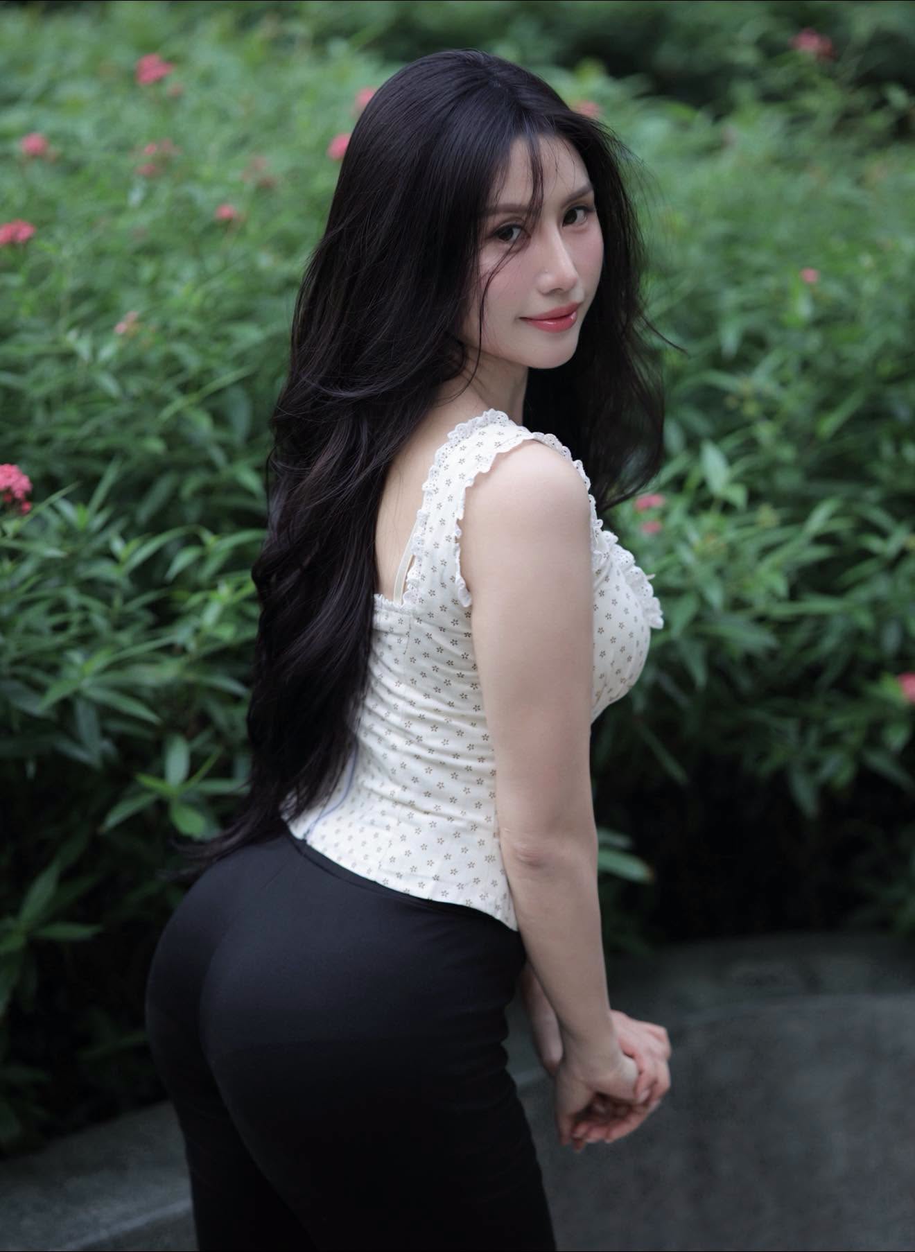 Không diện đồ tập nữa,