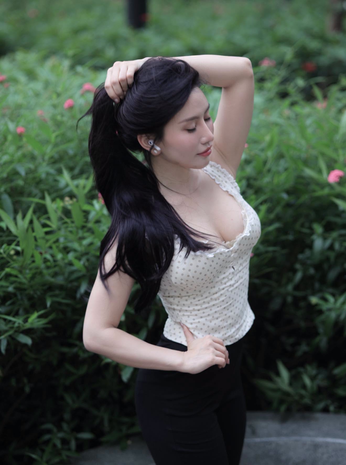 Không diện đồ tập nữa,