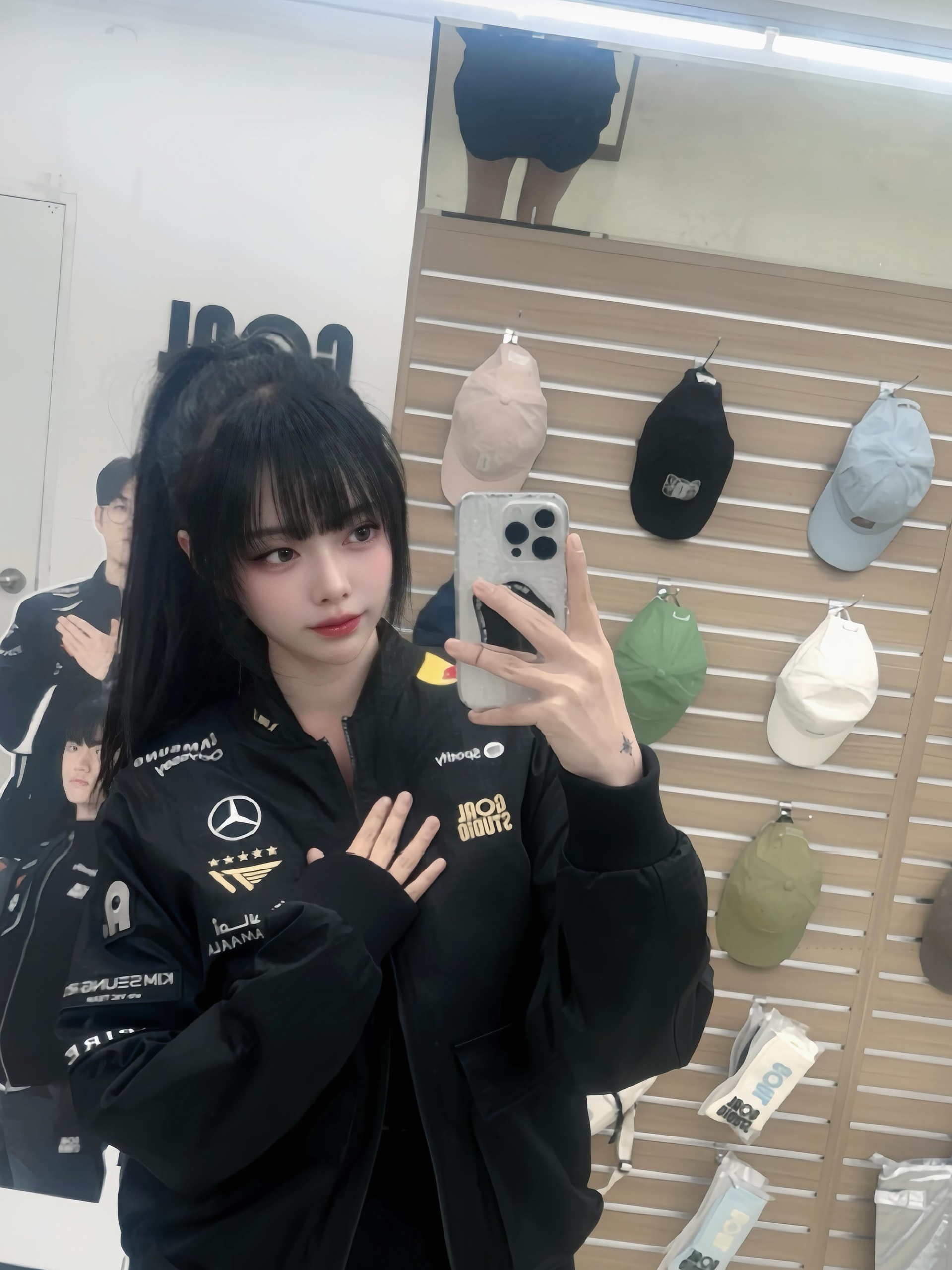 Đi cổ vũ T1, fangirl bất ngờ