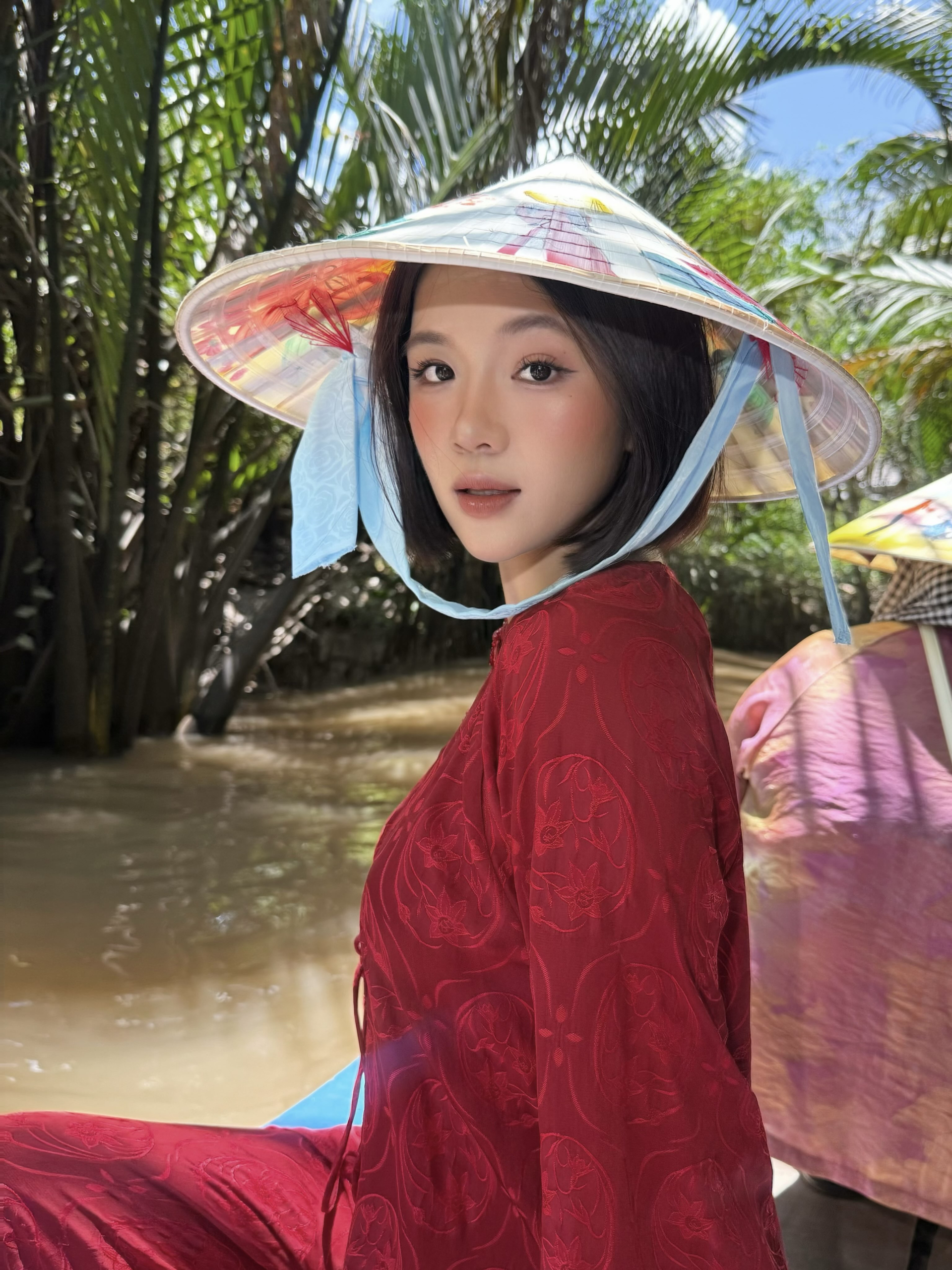 Du lịch miền Tây, cô nàng hot girl bất ngờ viral, được CĐM khen ngợi hết lời