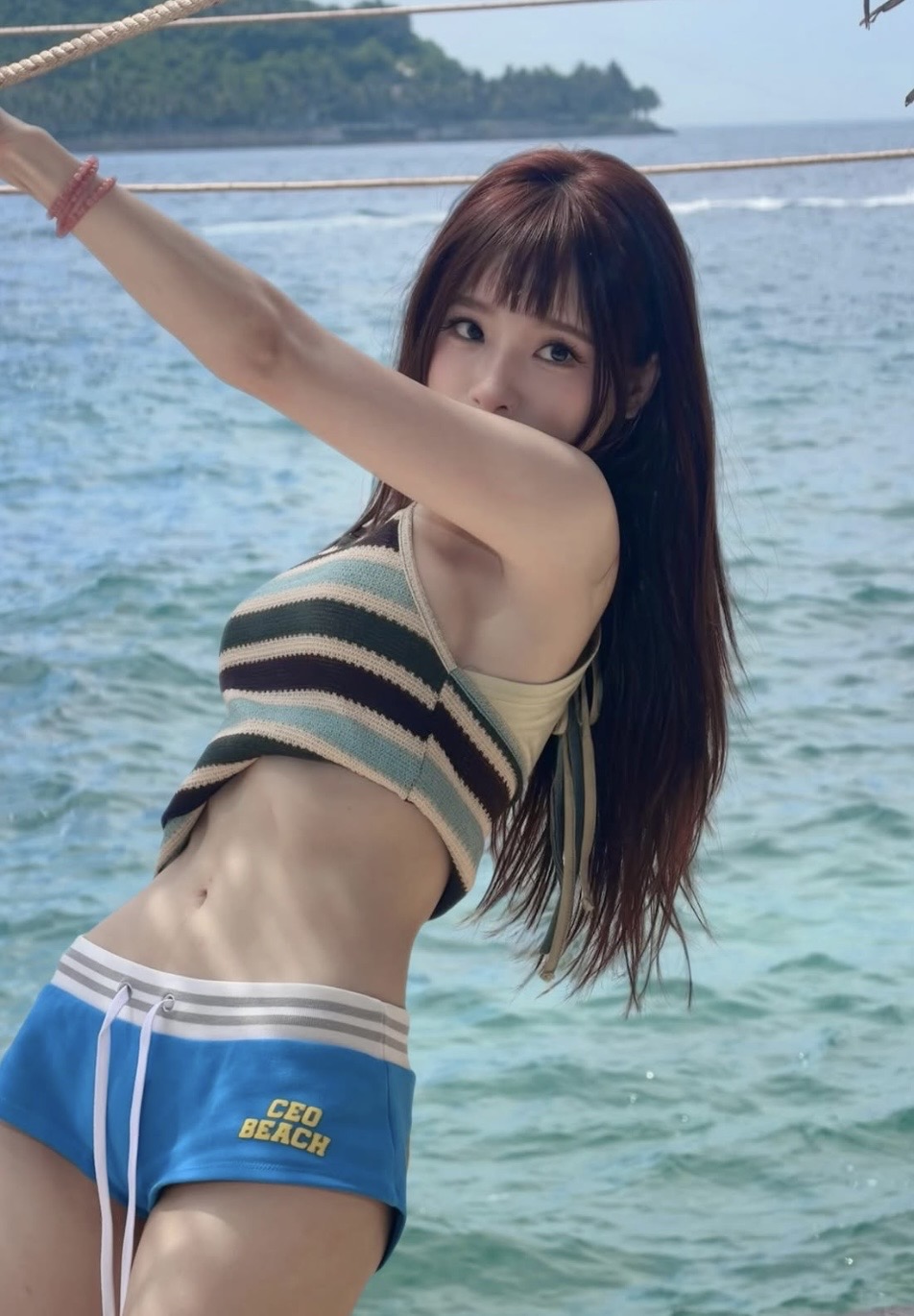 Ngọc Kem khiến fan đứng ngồi không yên với bộ ảnh lấy cảm hứng từ skin Krixi tiệc bãi biển