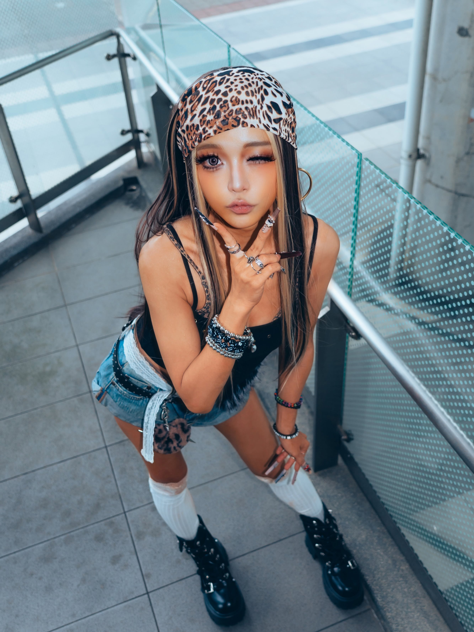 Fan của Girls' Frontline 2 chắc chắn sẽ thích thú trước màn cosplay ấn tượng của cô nàng này