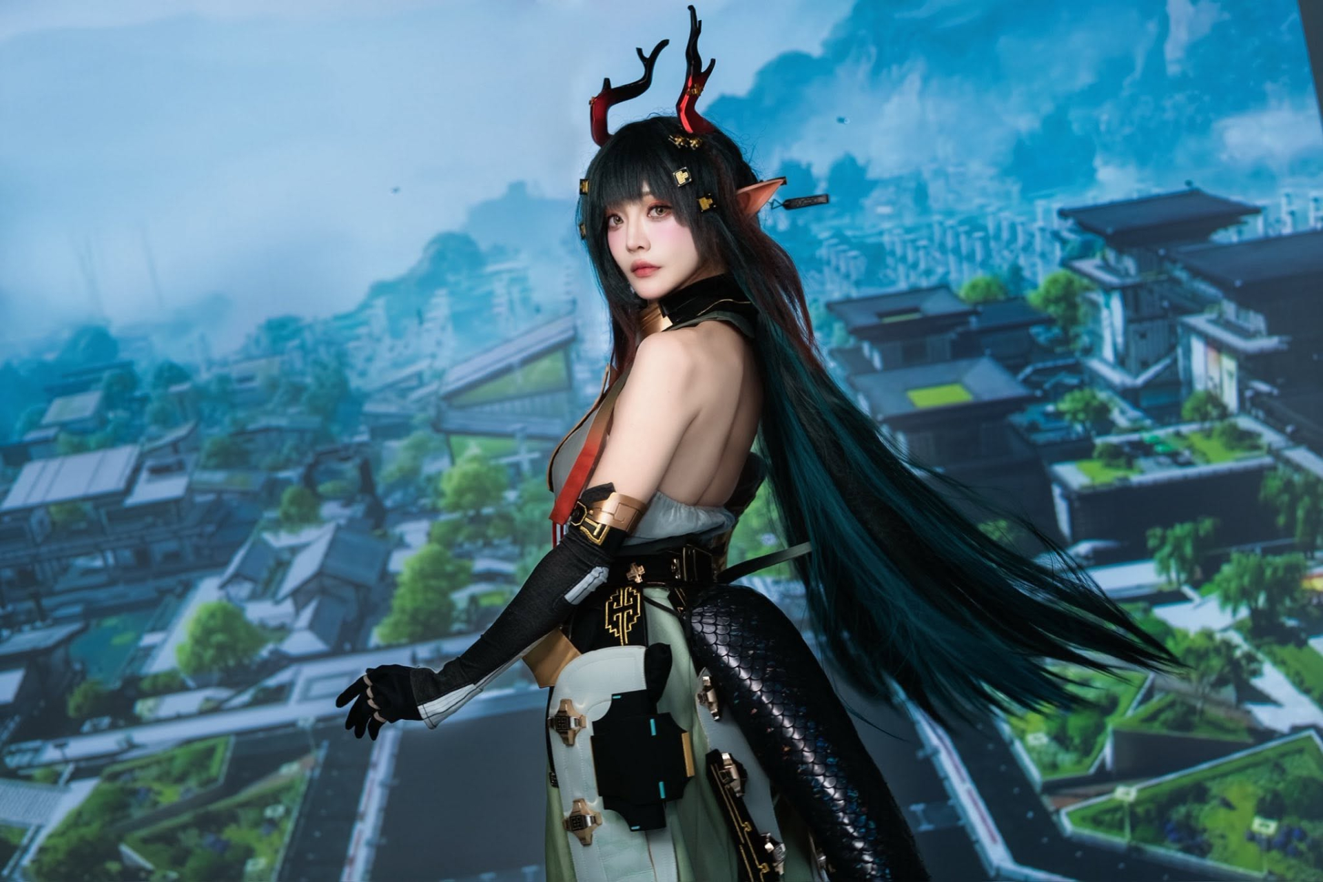 Fan của Girls' Frontline 2 chắc chắn sẽ thích thú trước màn cosplay ấn tượng của cô nàng này
