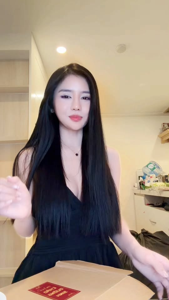 Thêm một hot girl 