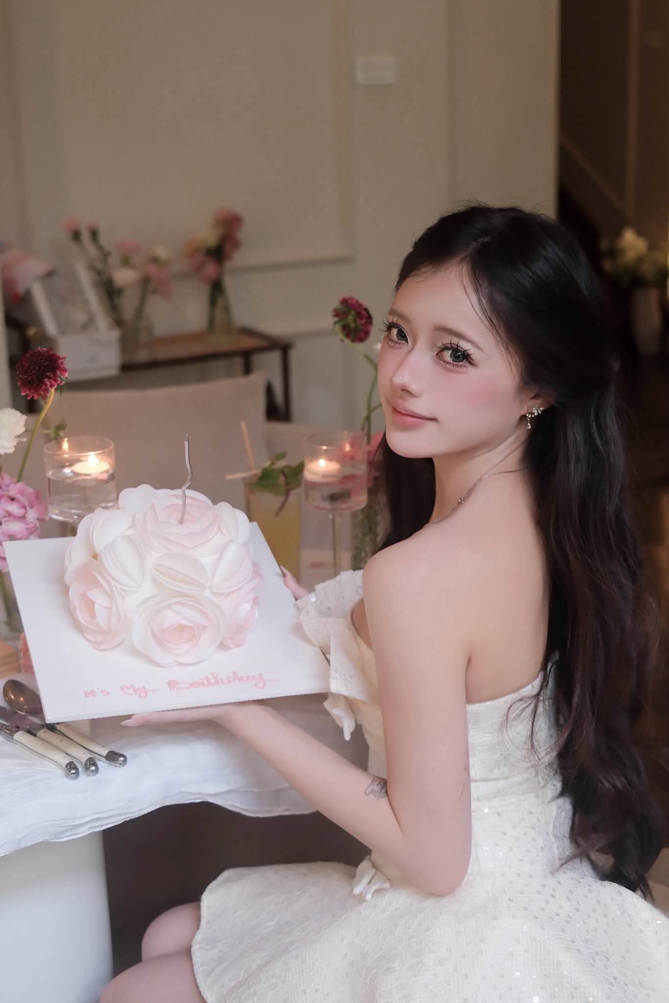 Đón sinh nhật rực rỡ, nữ coser