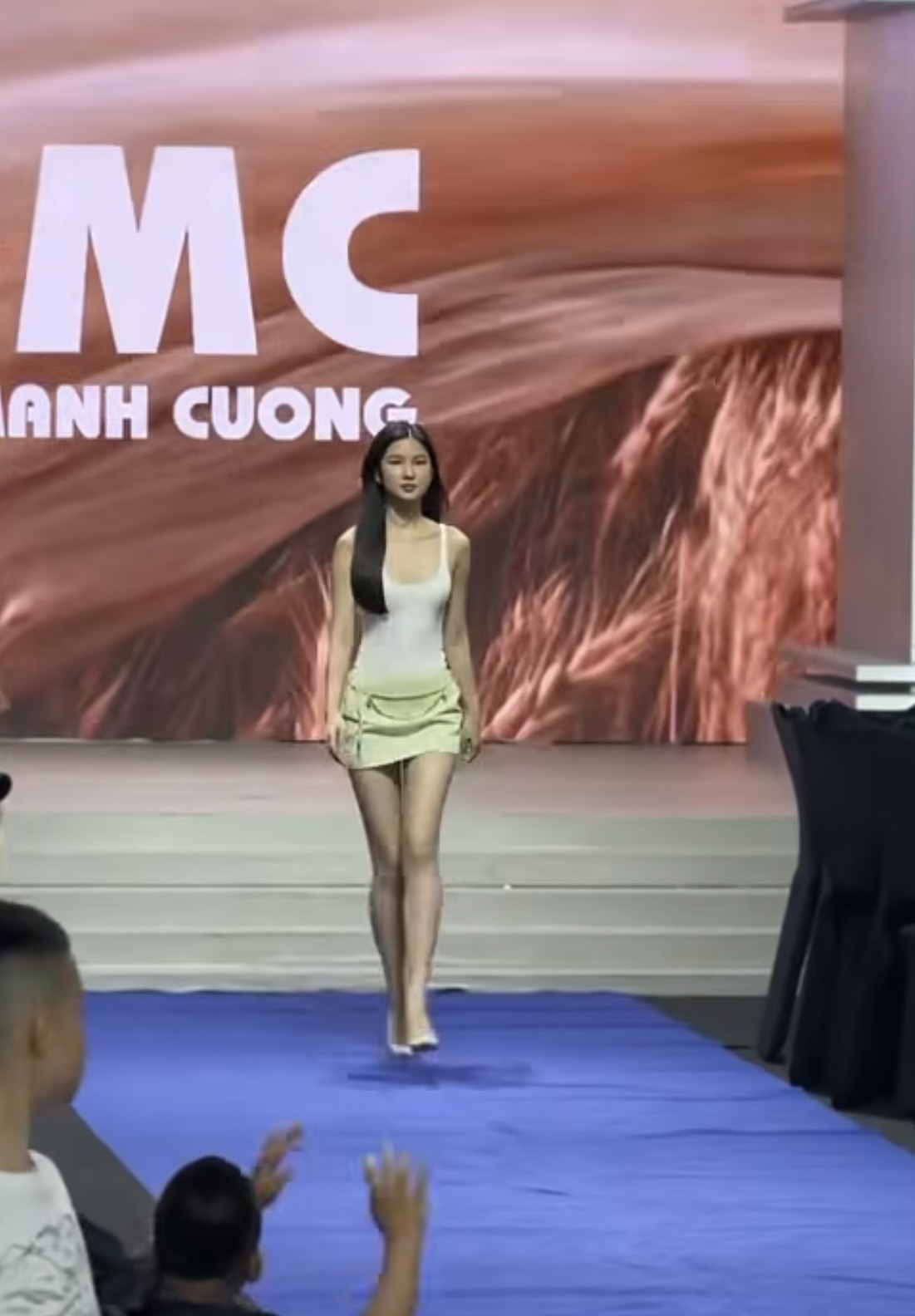 CĐM đặt lên bàn cân so sánh Nàng Mơ với Hà Môi và Tô Đát Kỷ