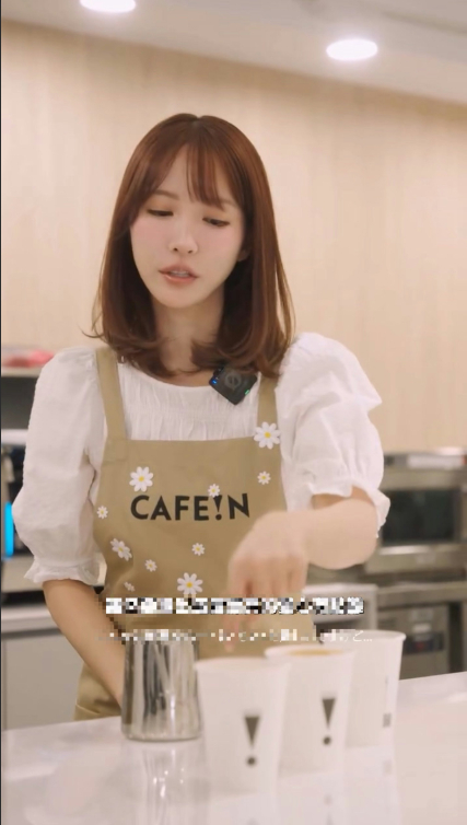 Yua Mikami bất ngờ đổi nghề, lựa chọn công việc này để làm trong một ngày, khách hàng thích thú tột độ khi được phục vụ