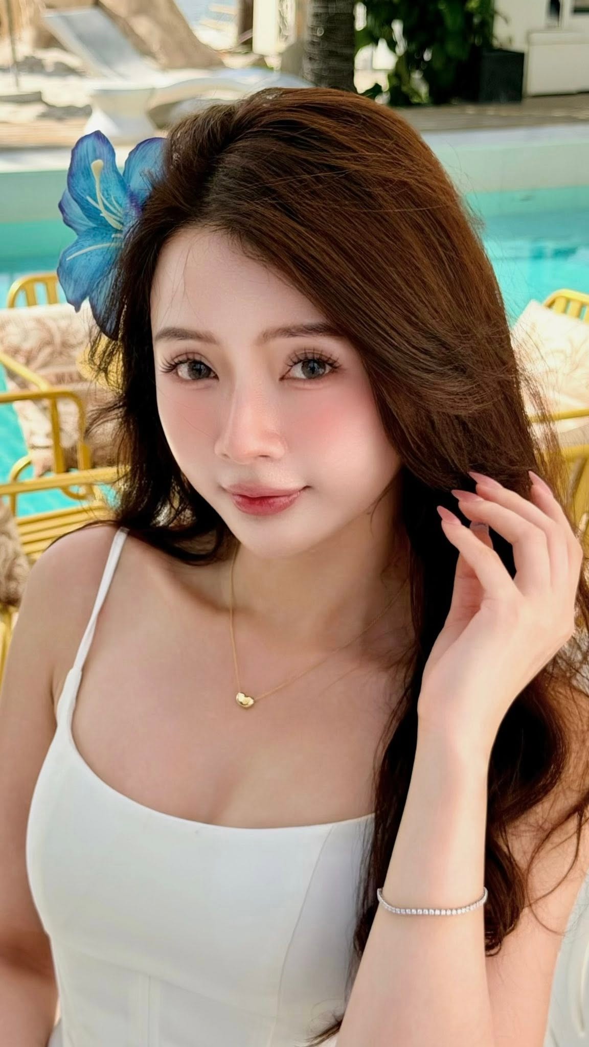 Khoe dáng táo bạo trong bộ ảnh đón hè, hot girl ảnh thẻ một thời khiến dân tình điêu đứng